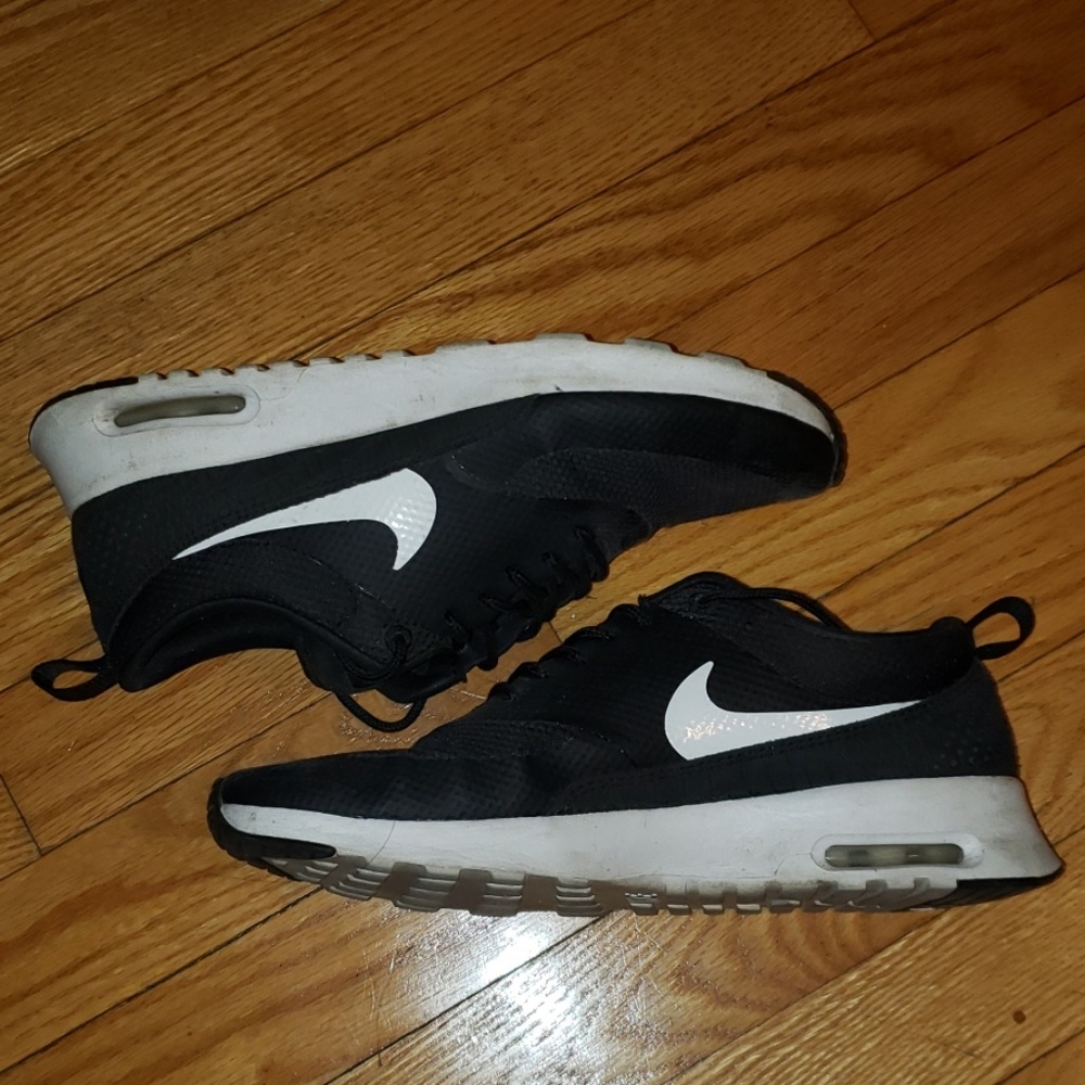 Nike Thea Casual Shoe in Black